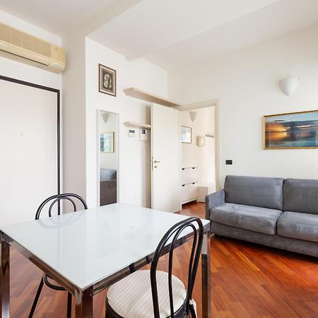 Bright & Comfy Apartment With Parking Milan Extérieur photo