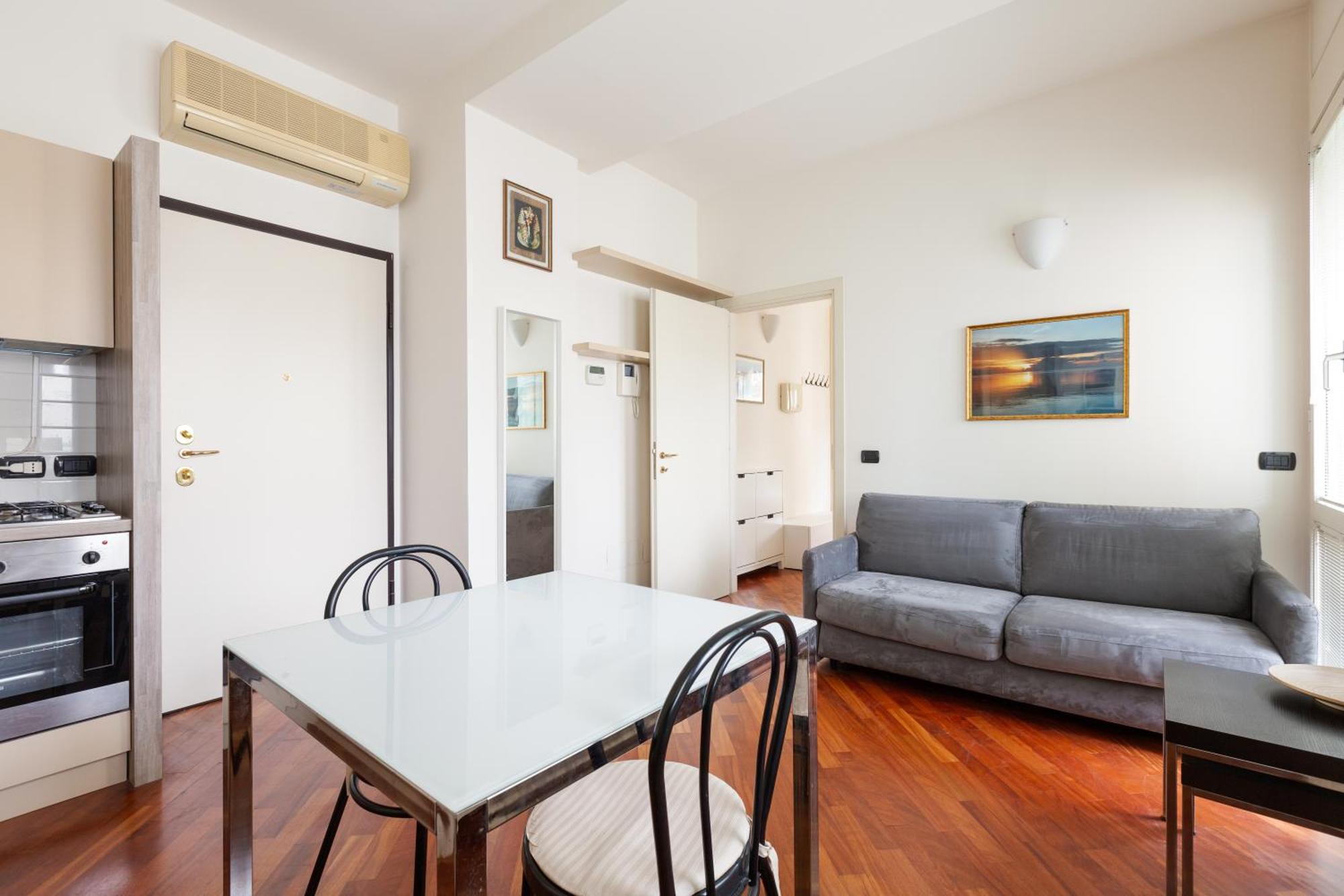 Bright & Comfy Apartment With Parking Milan Extérieur photo